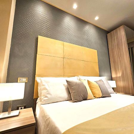 Astoria Supreme - Modern Boutique Suites Lecce Buitenkant foto