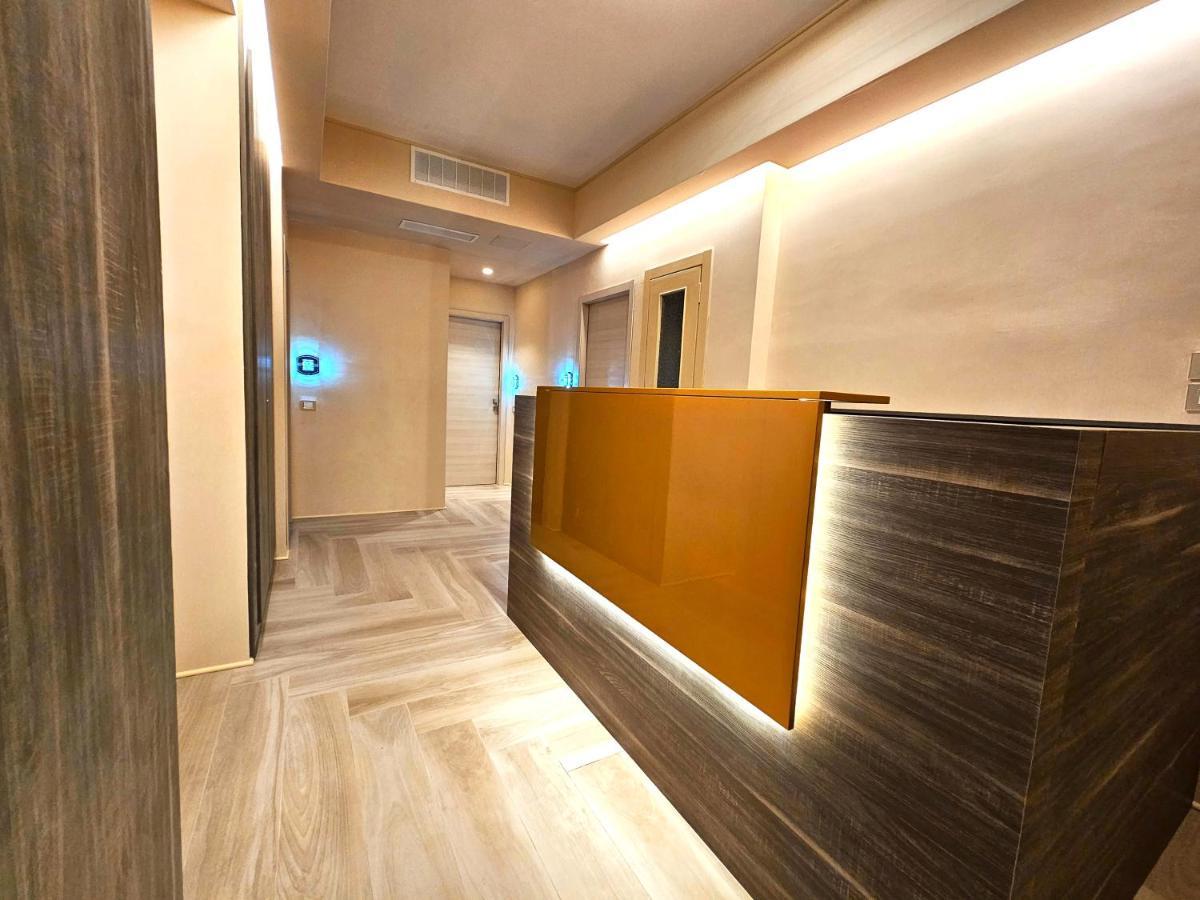 Astoria Supreme - Modern Boutique Suites Lecce Buitenkant foto