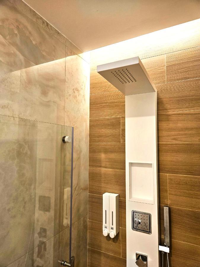 Astoria Supreme - Modern Boutique Suites Lecce Buitenkant foto