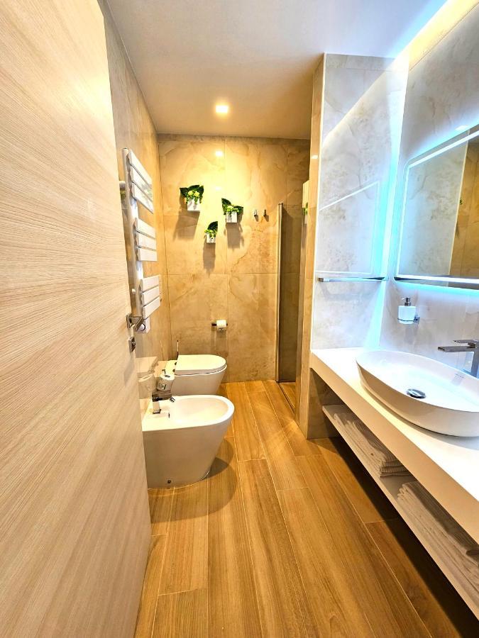 Astoria Supreme - Modern Boutique Suites Lecce Buitenkant foto