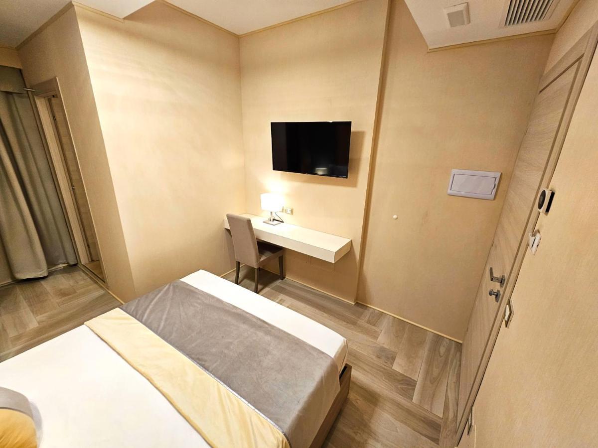 Astoria Supreme - Modern Boutique Suites Lecce Buitenkant foto