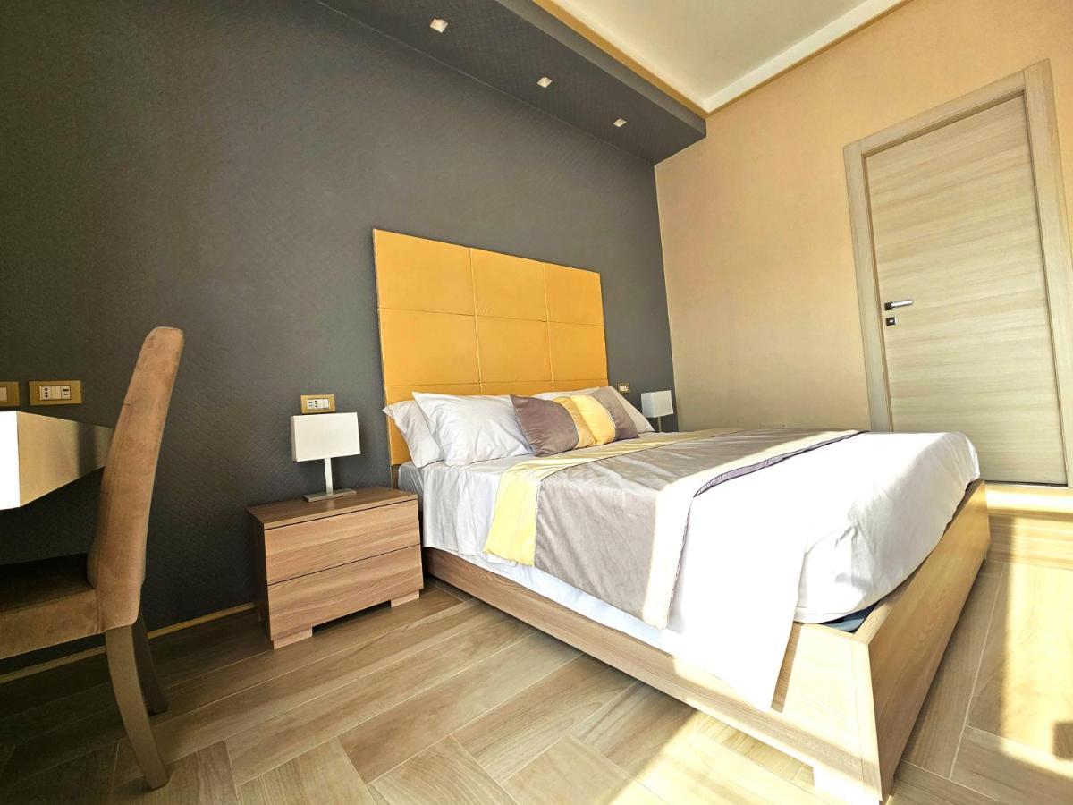 Astoria Supreme - Modern Boutique Suites Lecce Buitenkant foto